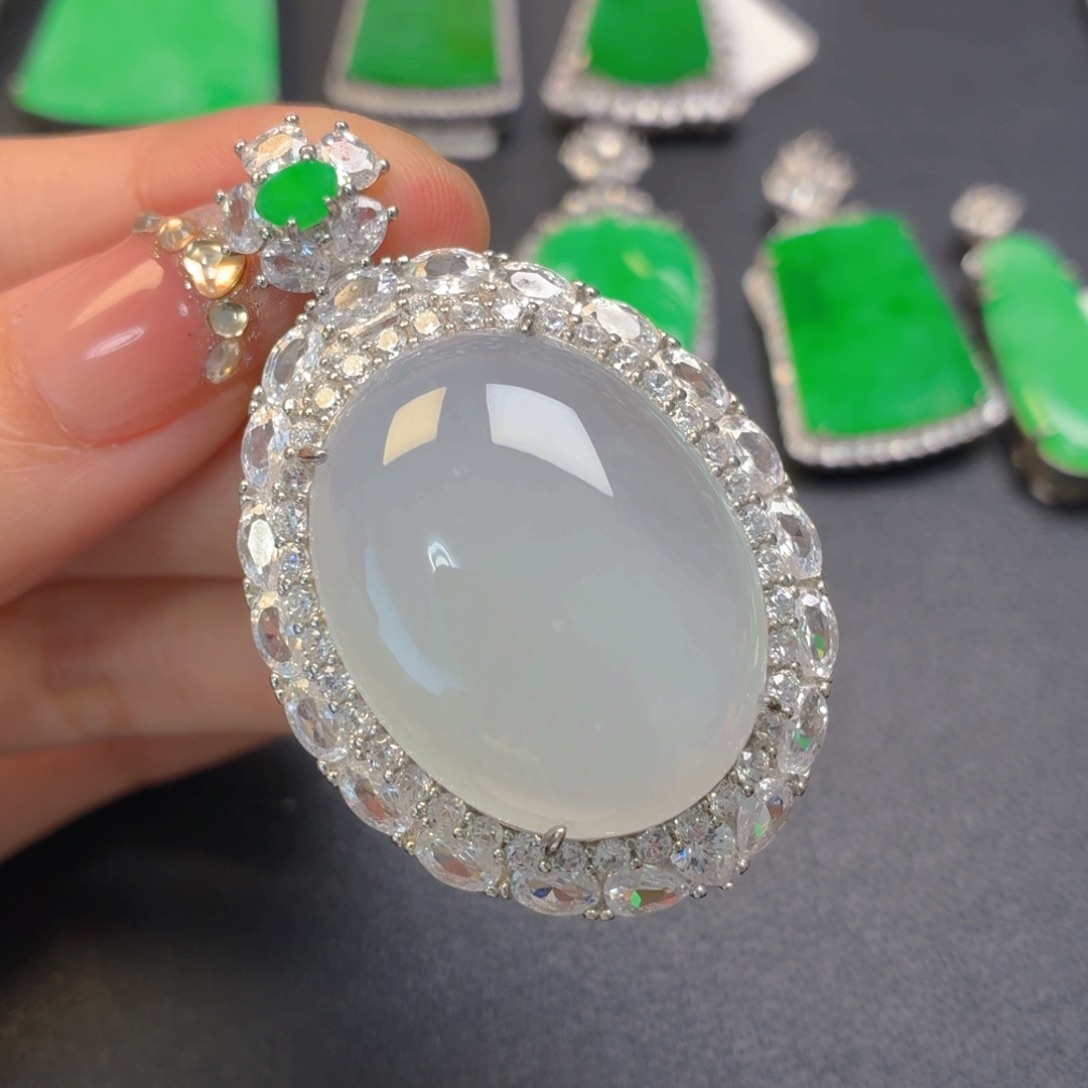 翡翠银S925镶嵌颈饰