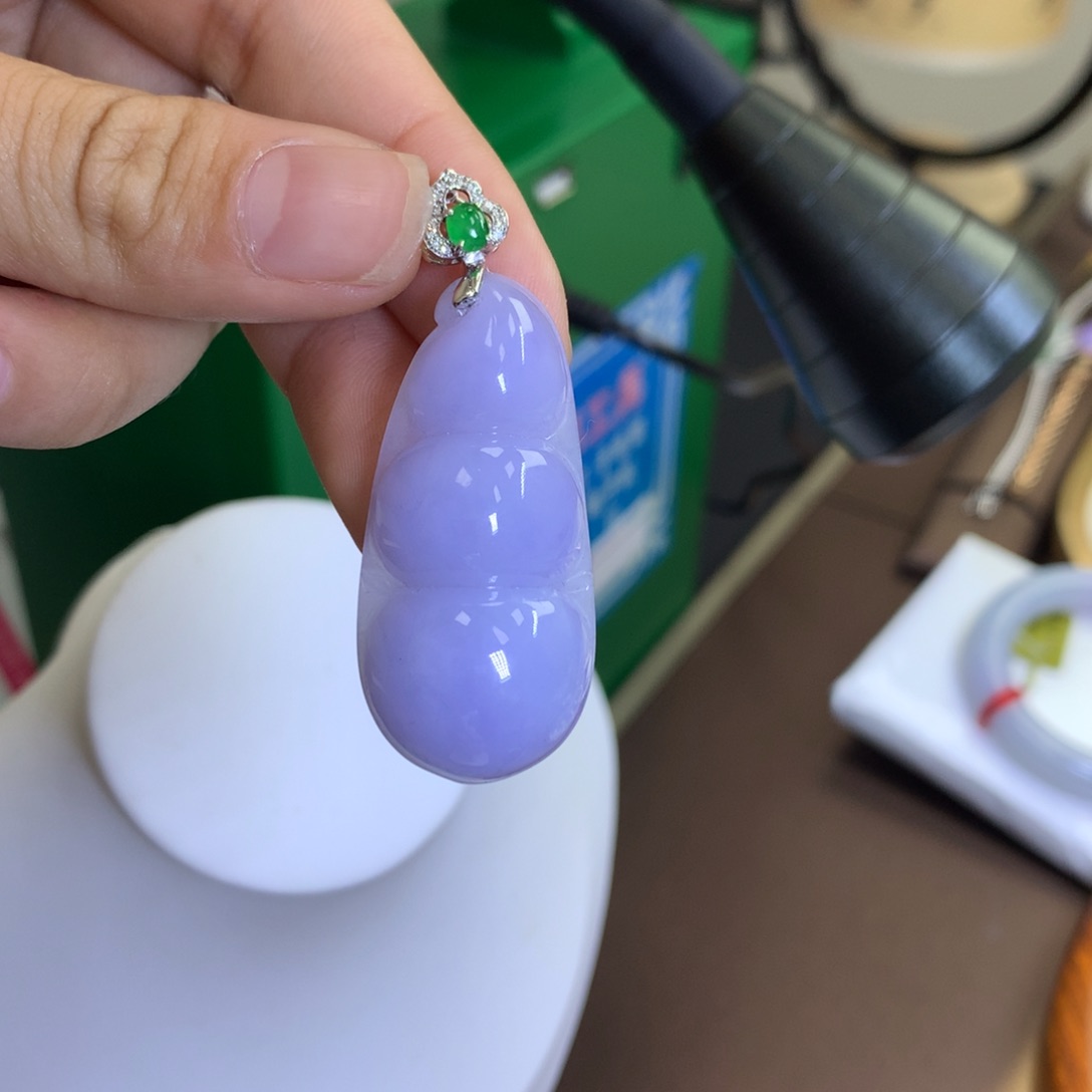 翡翠颈饰18K金镶嵌翡翠