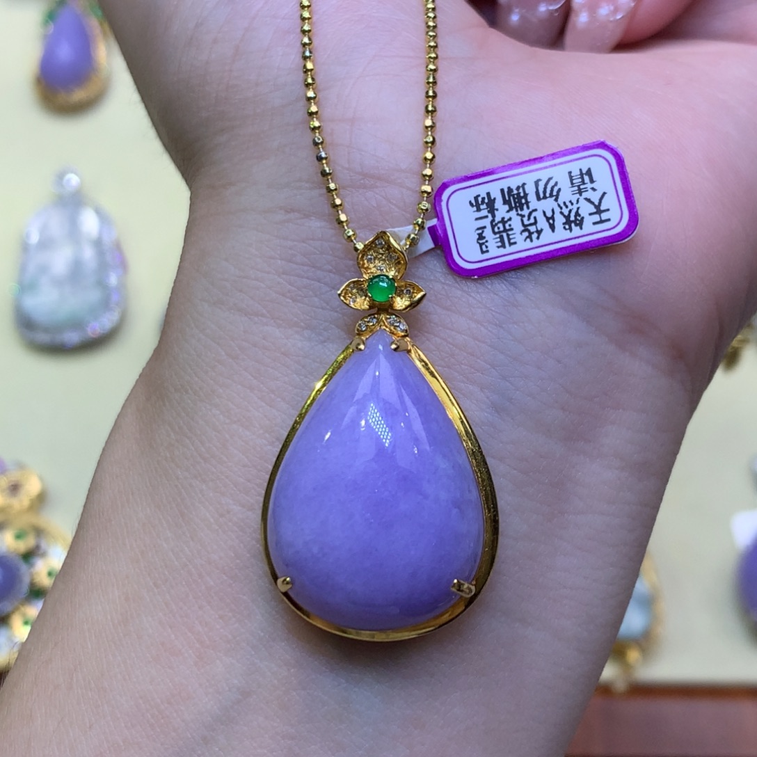 翡翠18K金镶嵌颈饰