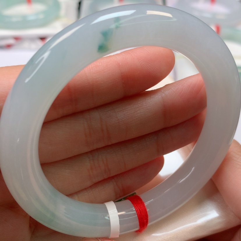 【闪购商品】翡翠手镯未镶嵌冰胶圆条飘花