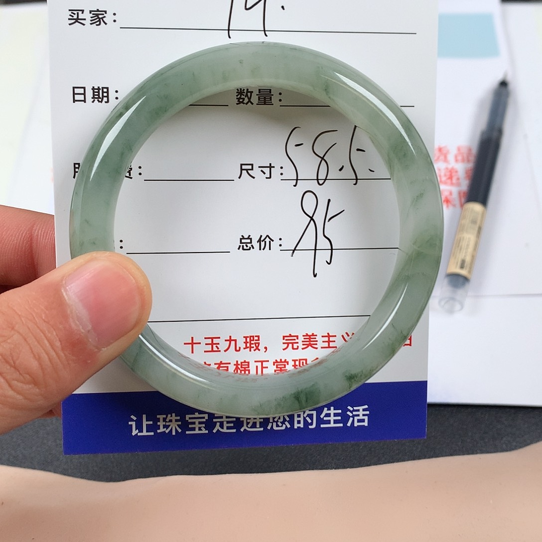 石英质玉手镯未镶嵌14