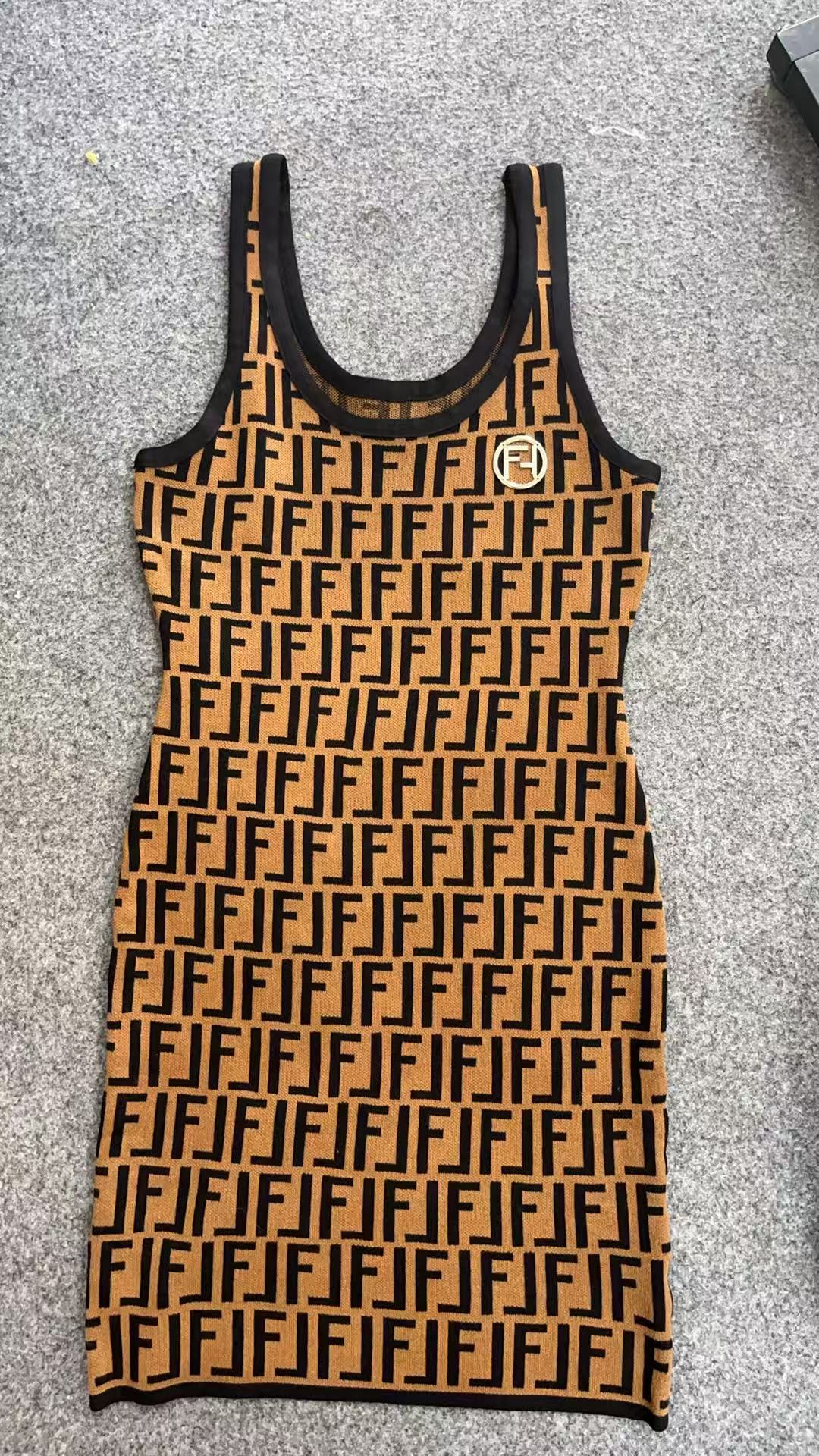 A016号【坤坤2025新款时尚女士夏季针织裙子】