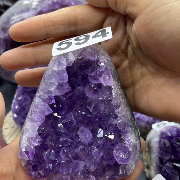 未镶嵌水晶大型摆件（非配饰）