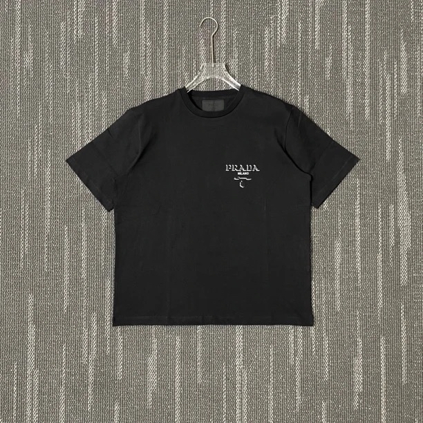 99新 Prada/普拉达 浮雕logo印花圆领短袖/M码/5394