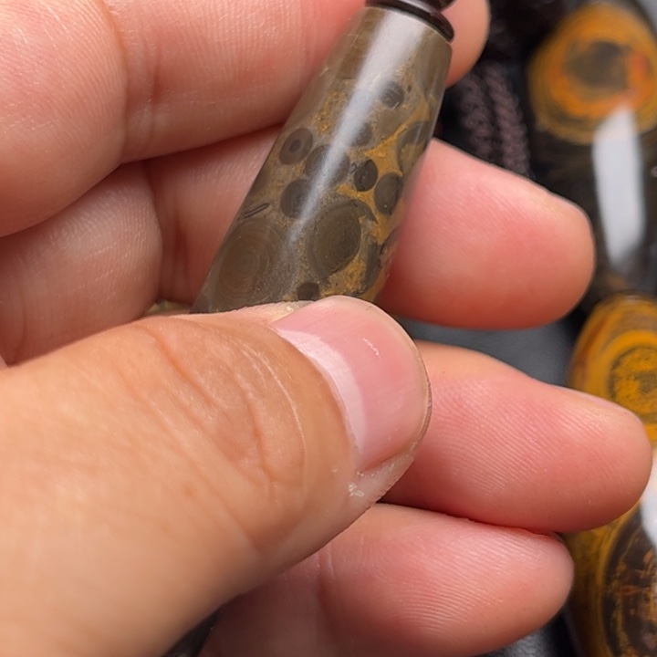 四***望石英岩玉合金颈饰