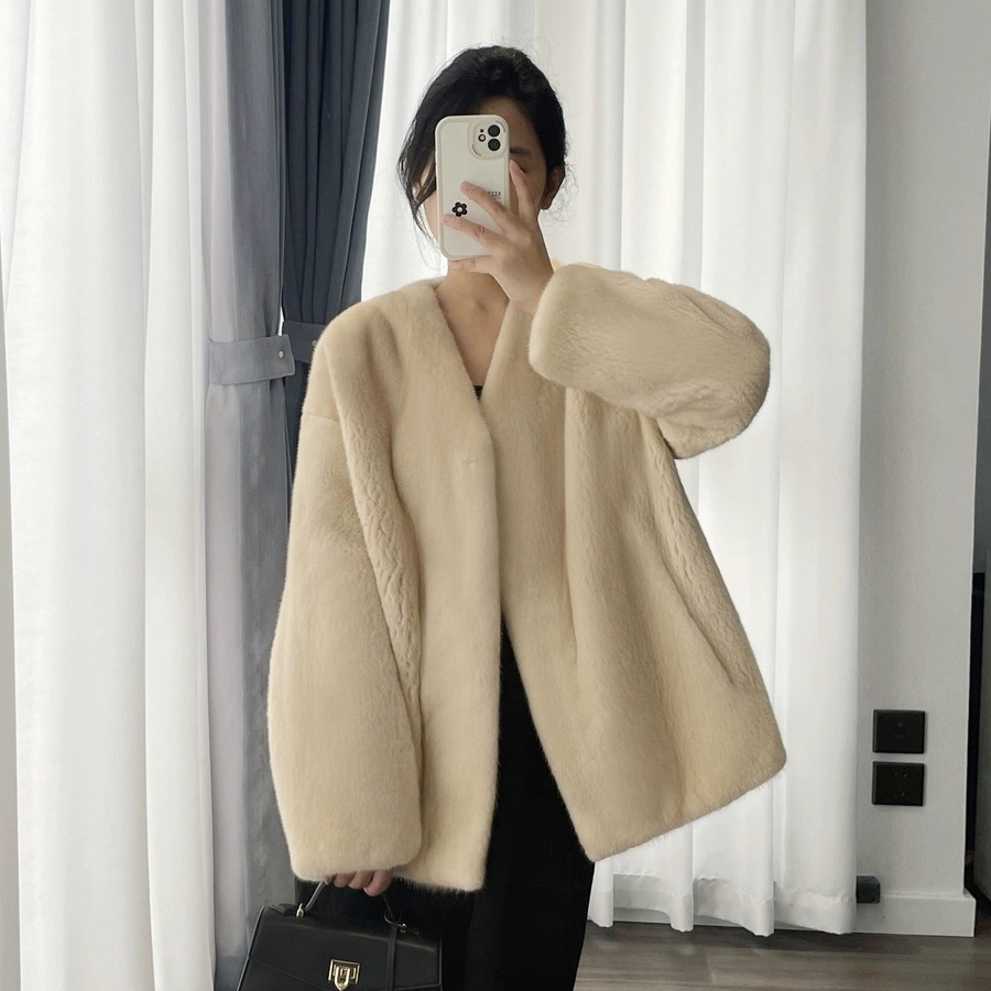 貂皮大衣女短款 水貂皮v领进口紫金天鹅绒年轻整貂小个子外套