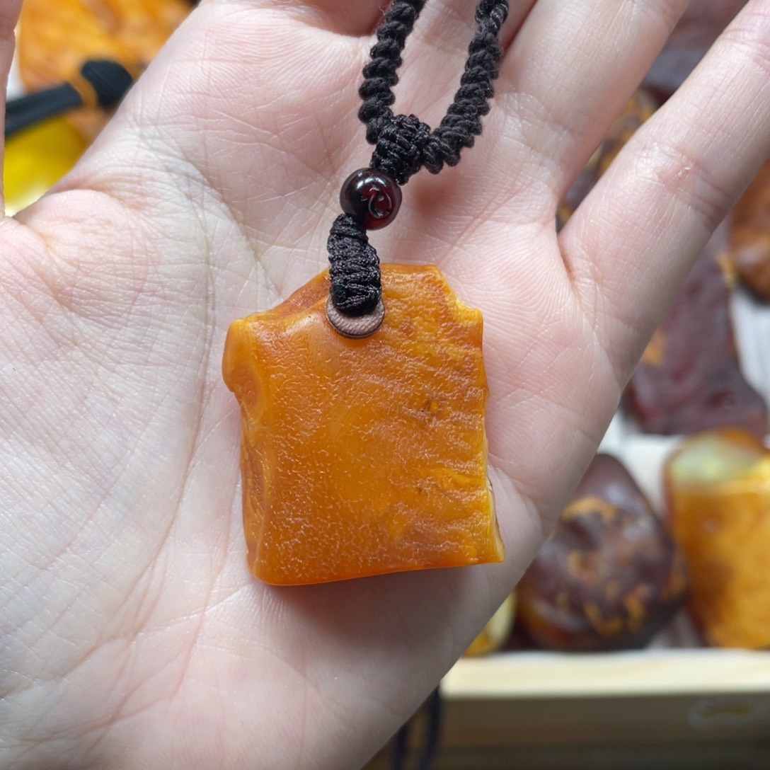 琥珀珠宝奇石未镶嵌