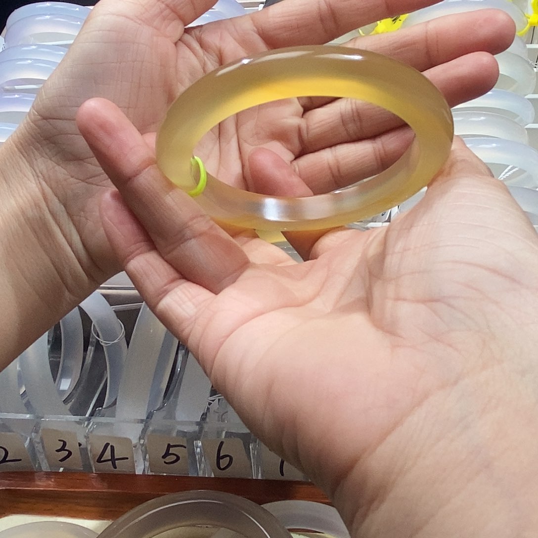 玛瑙/玉髓手镯未镶嵌62