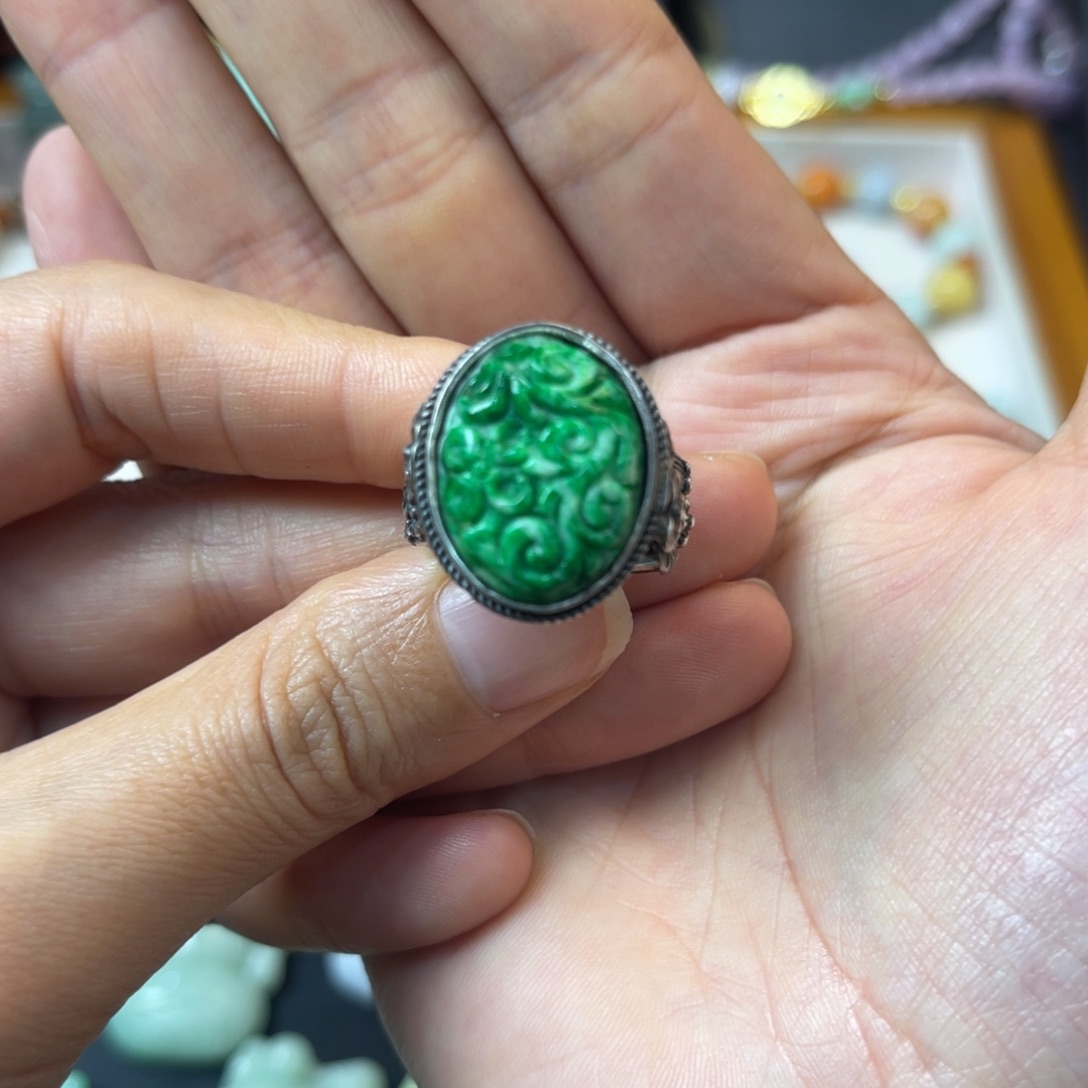 翡翠耳饰未镶嵌戒指