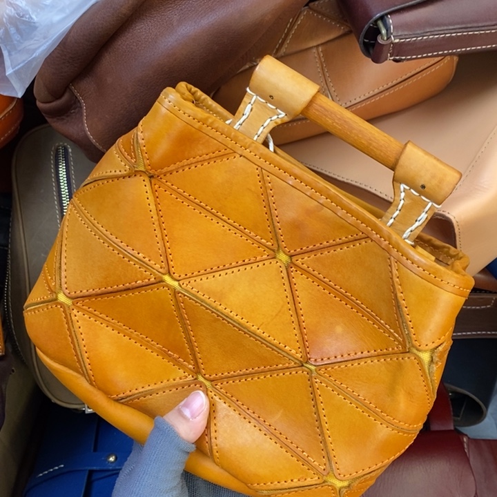 头层牛皮瑕疵单肩包宽21厘米