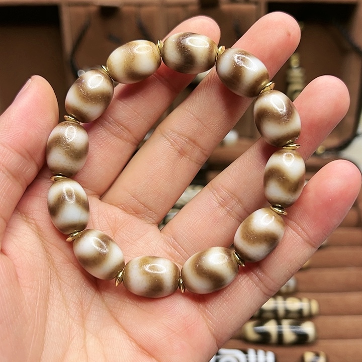 玛瑙/玉髓颈饰未镶嵌疯**鼠