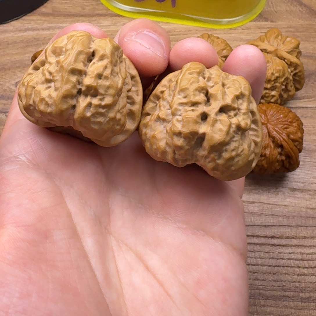 文玩核桃把件蛤蟆头 怀柔 39