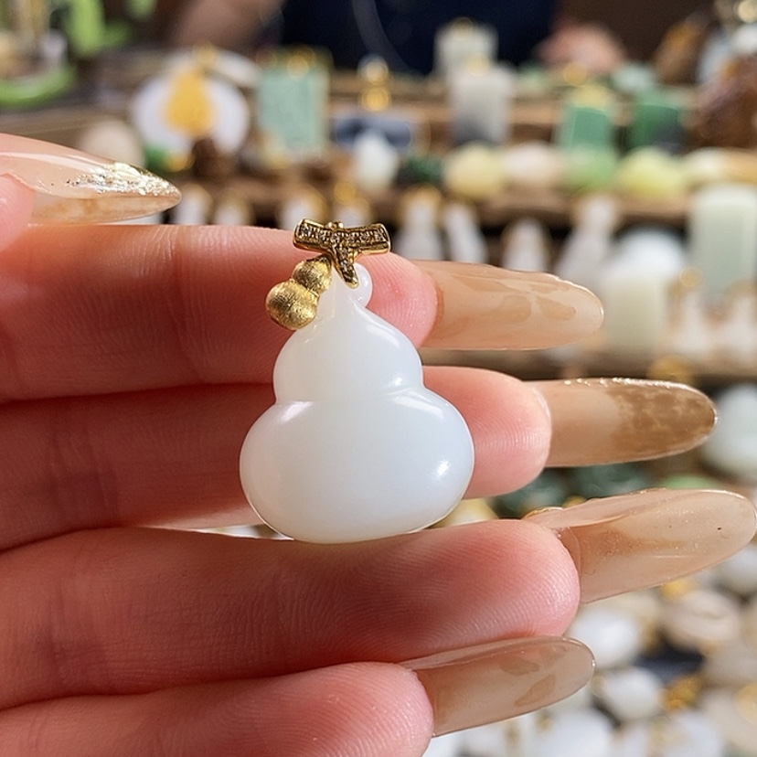 【闪购商品】和田玉吊坠18K金镶嵌