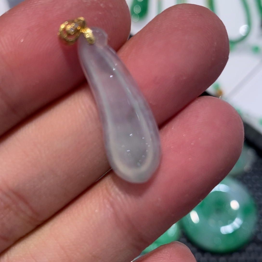 翡翠18K金镶嵌颈饰福瓜