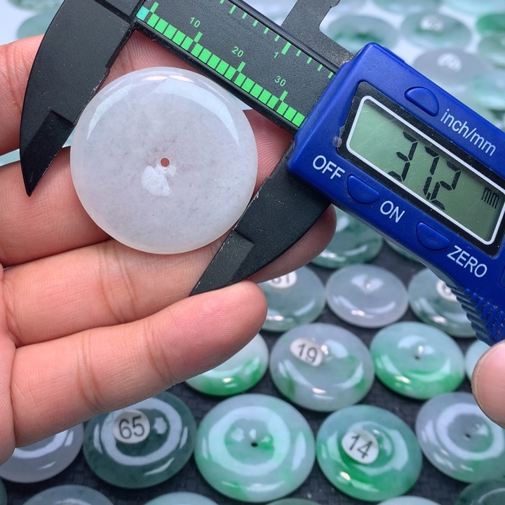 翡翠颈饰未镶嵌缅甸天然A货翡翠