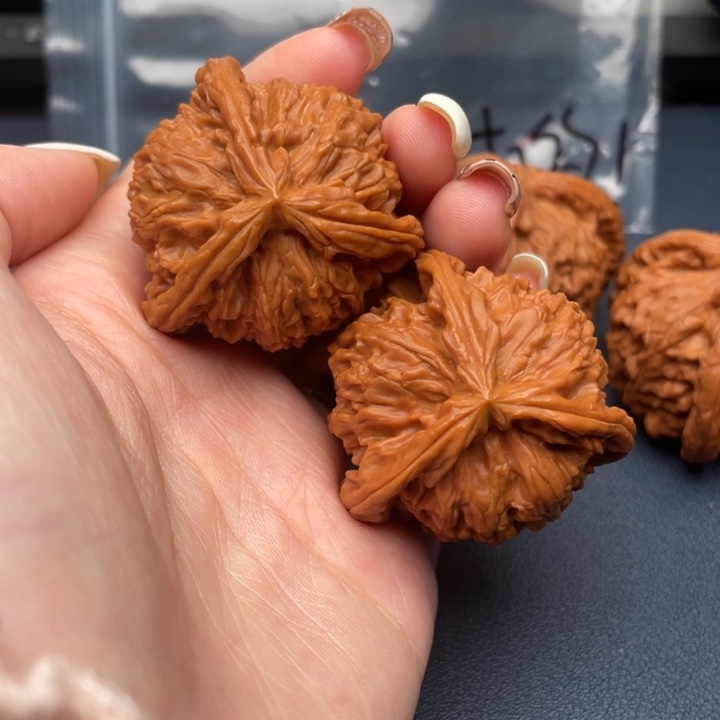 天***⑰文玩核桃吊坠白狮子