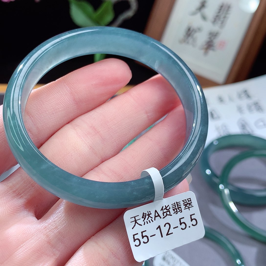 翡翠手镯（圆镯）未镶嵌