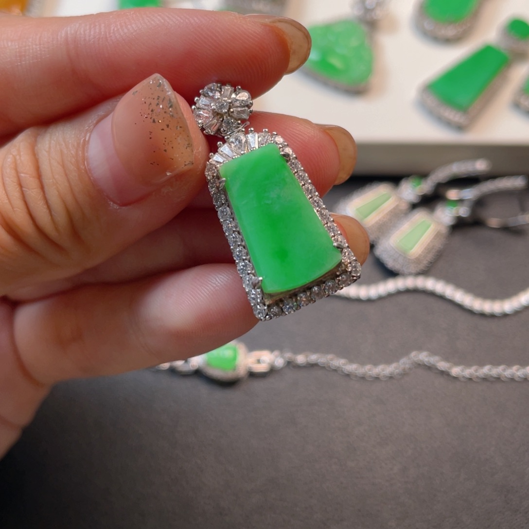 翡翠吊坠(不含链)银S925镶嵌