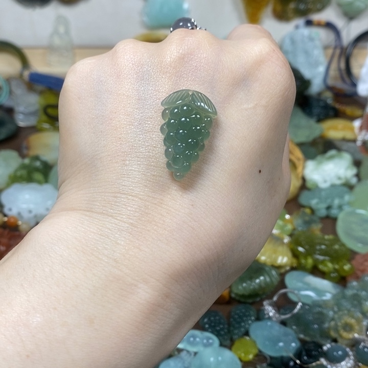 蛇纹石玉未镶嵌吊坠糖***?