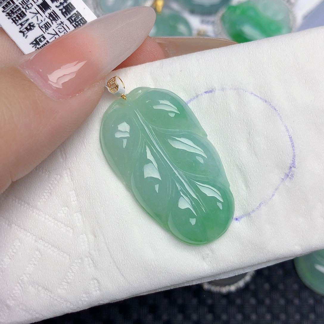 翡翠18K金镶嵌颈饰天然缅甸翡翠a货百元以上9元证书费自理