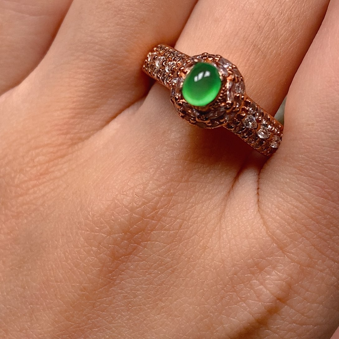 翡翠戒指未镶嵌玻璃种绿