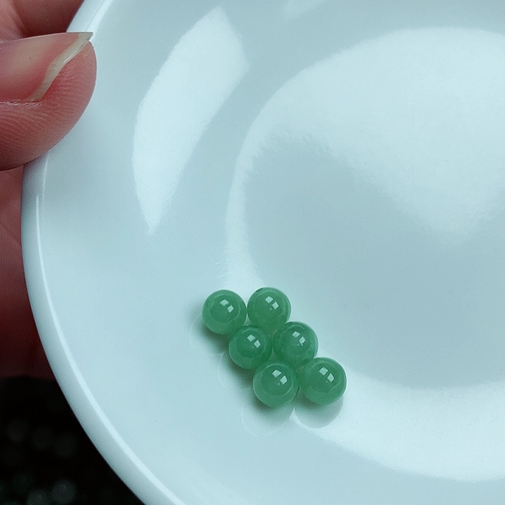 乐***者翡翠未镶嵌颈饰完美主义①