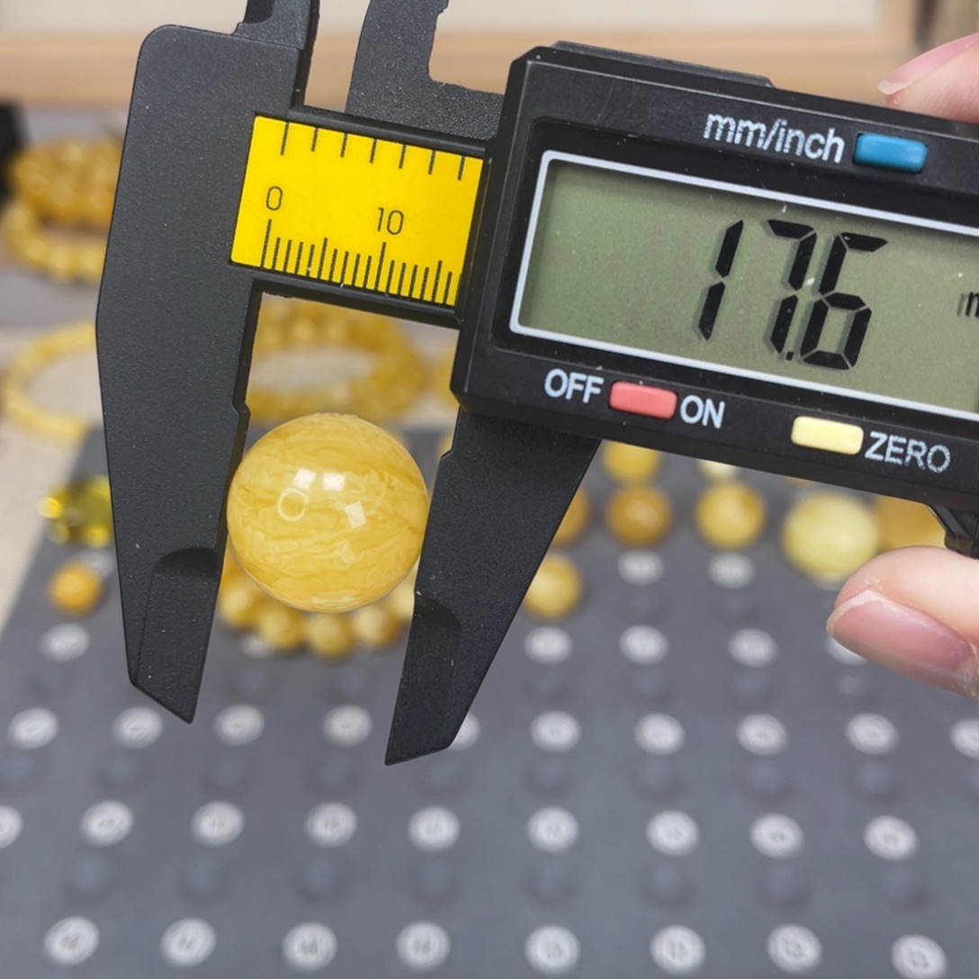 琥珀未镶嵌裸石115号