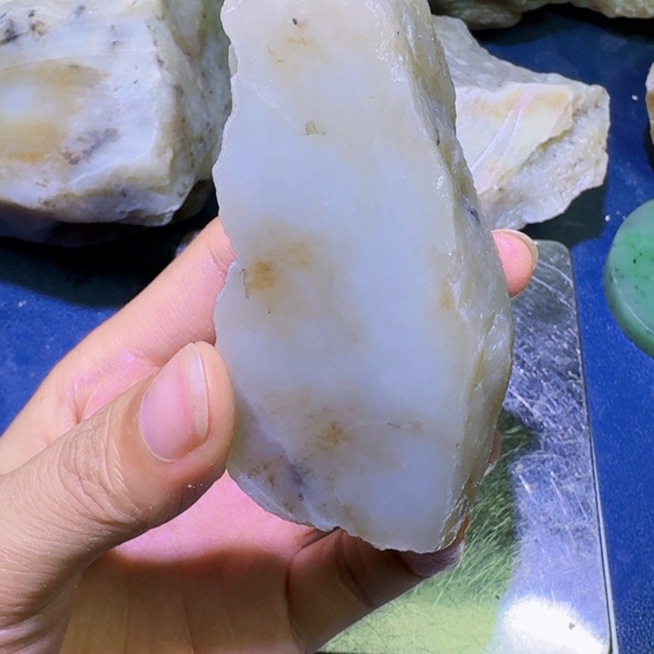 和田玉未镶嵌珠宝半成品