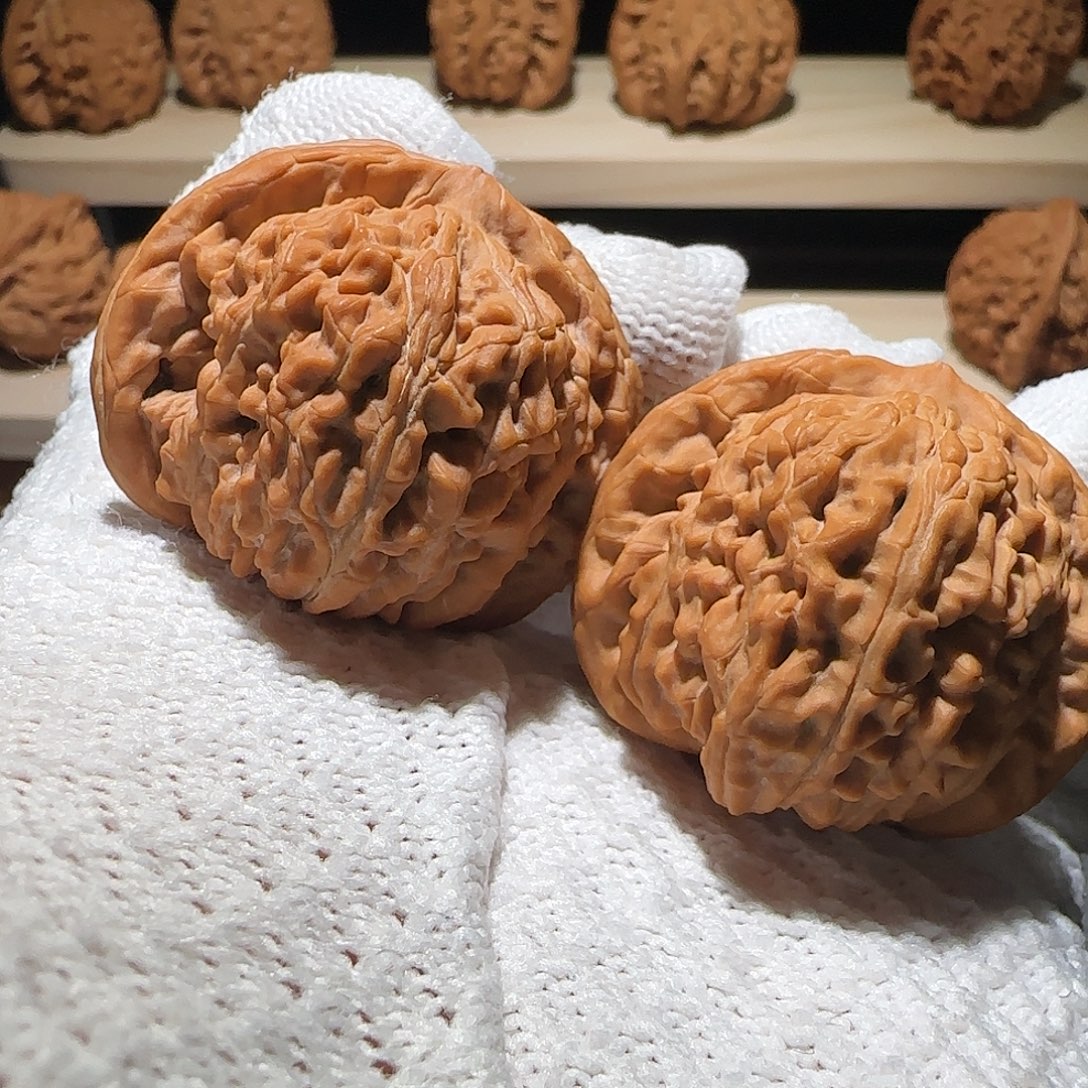 文玩核桃吊坠汉高楼