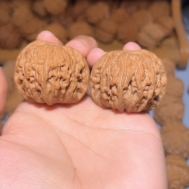 文玩核桃把件41原生态无药房山磨盘