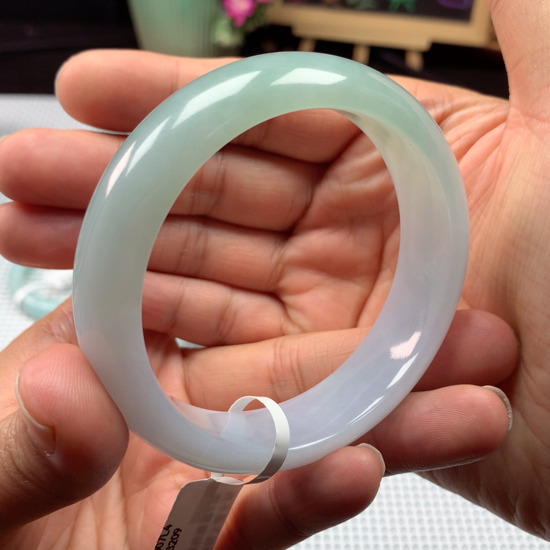 翡翠手镯未镶嵌18号