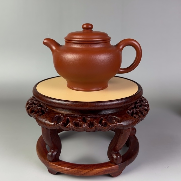 朱泥茶壶掇只300 cc左右