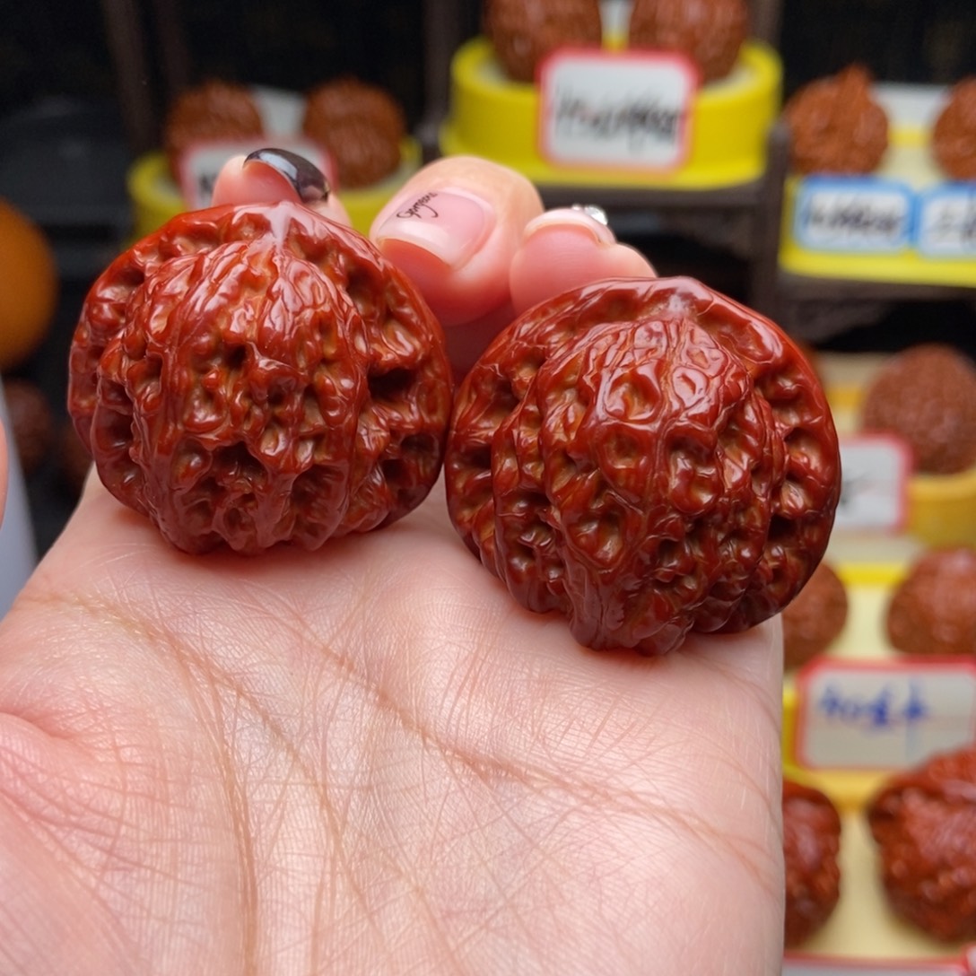 文玩核桃吊坠37三角白