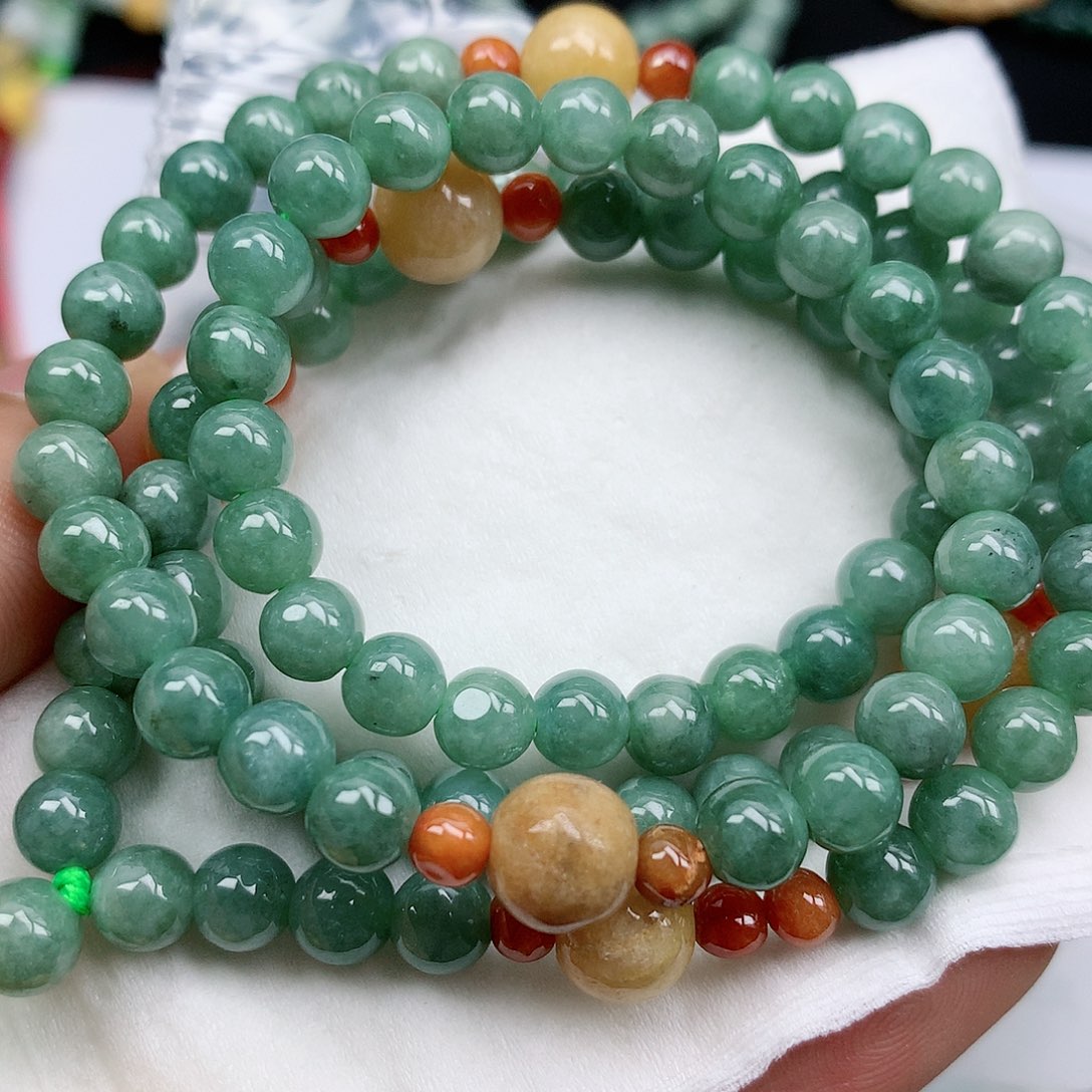 翡翠颈饰未镶嵌手串