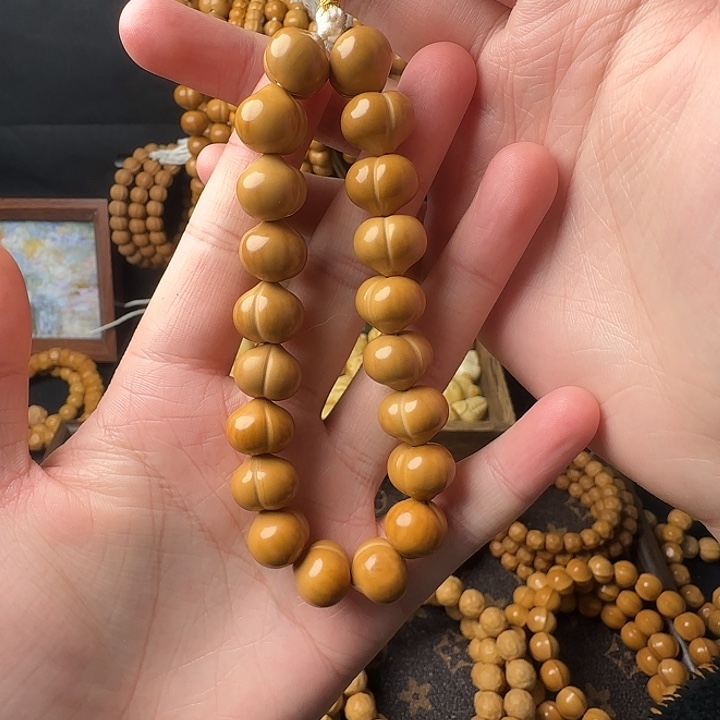 猴头核桃吊坠屁桃