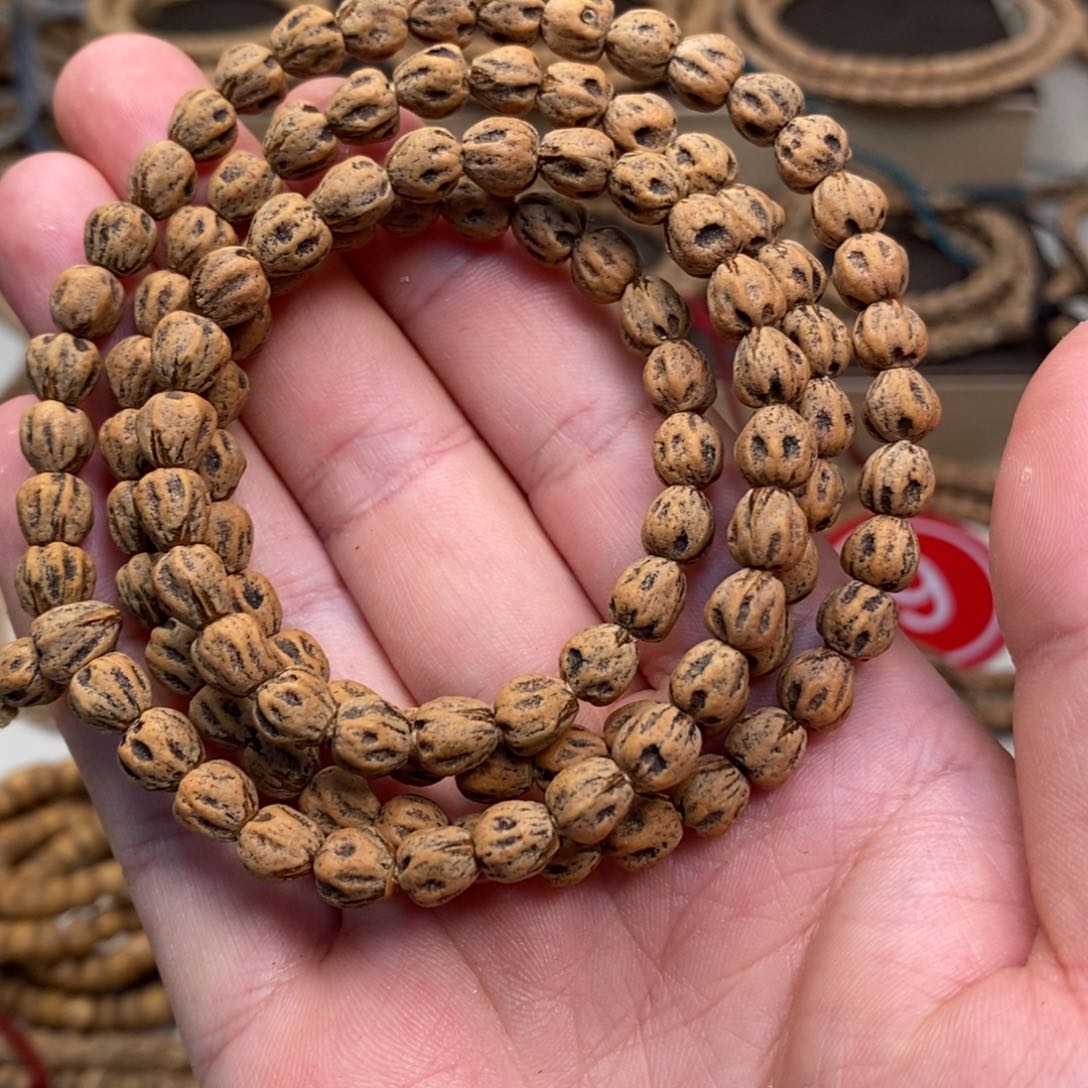 柏香籽/百香籽吊坠陈**。