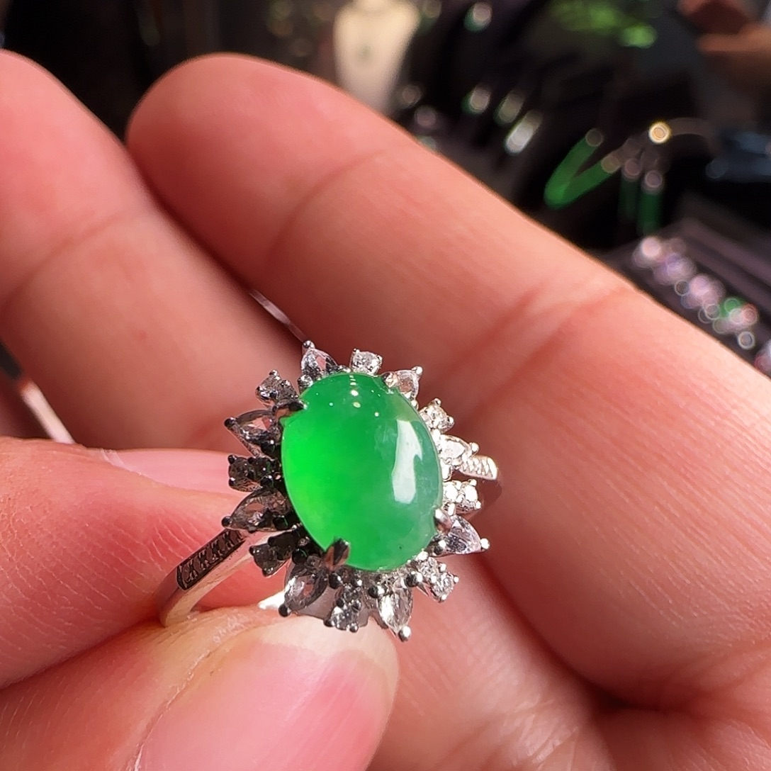 翡翠18K金镶嵌戒指