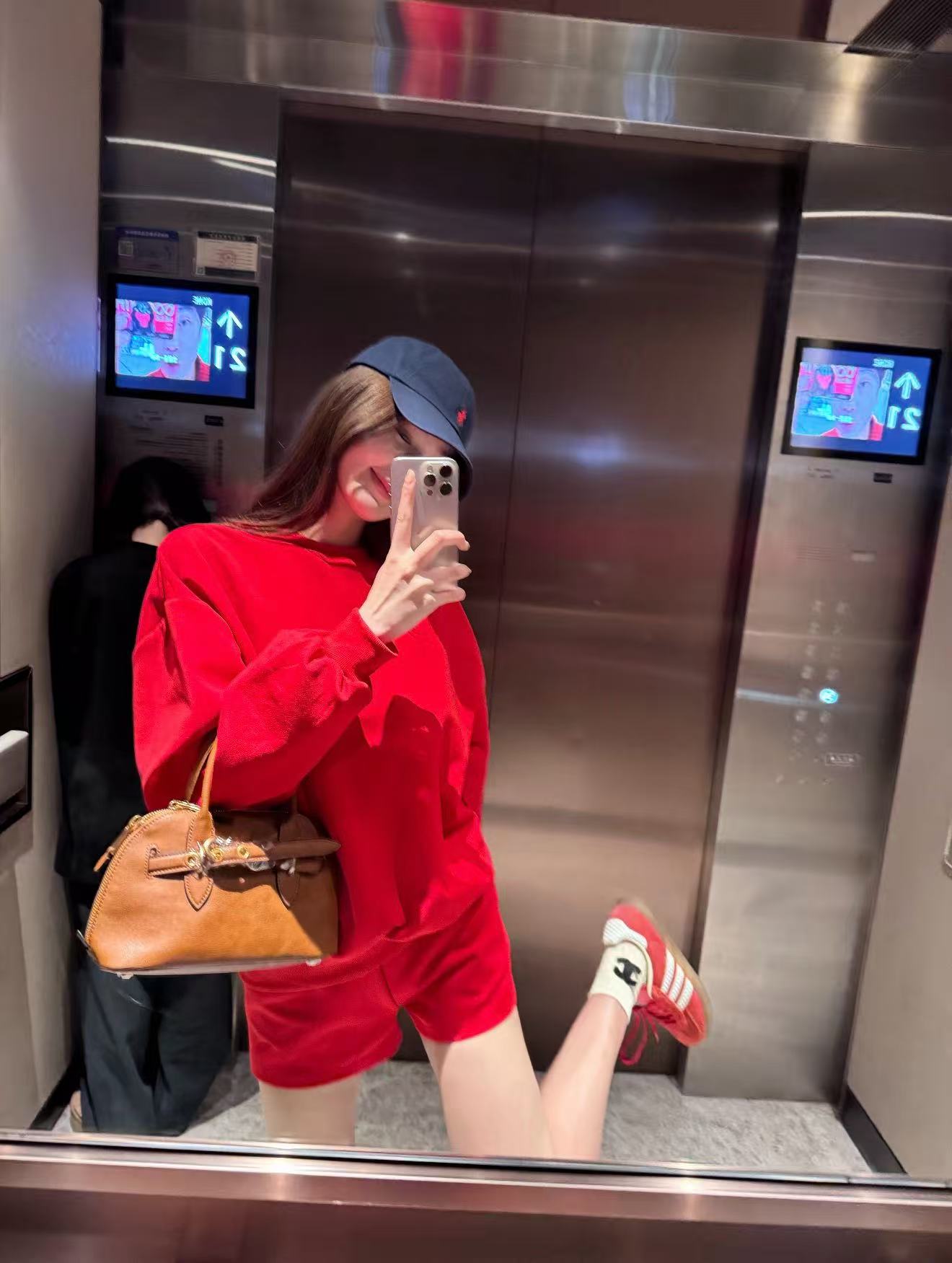 ALO.JDF柜面圣诞限定红色系列三件套显白减龄休闲运动卫衣套装