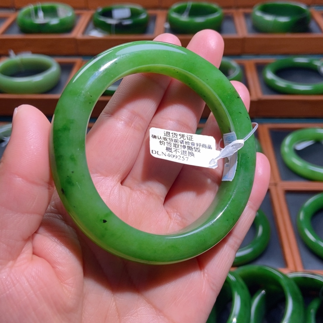 和田玉（碧玉）未镶嵌手镯阳绿5657