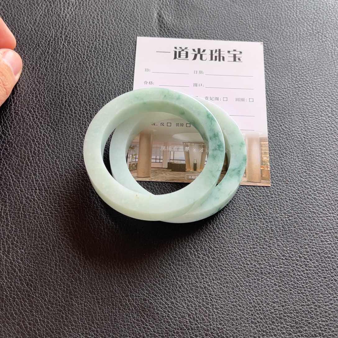 *****定制翡翠未镶嵌手镯