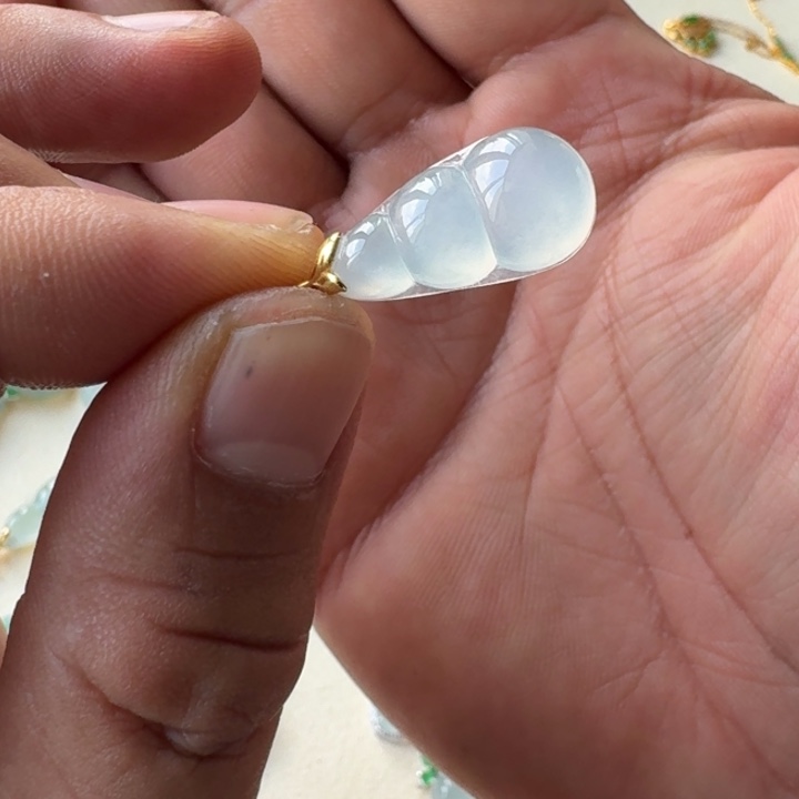 翡翠吊坠(不含链)18K金镶嵌