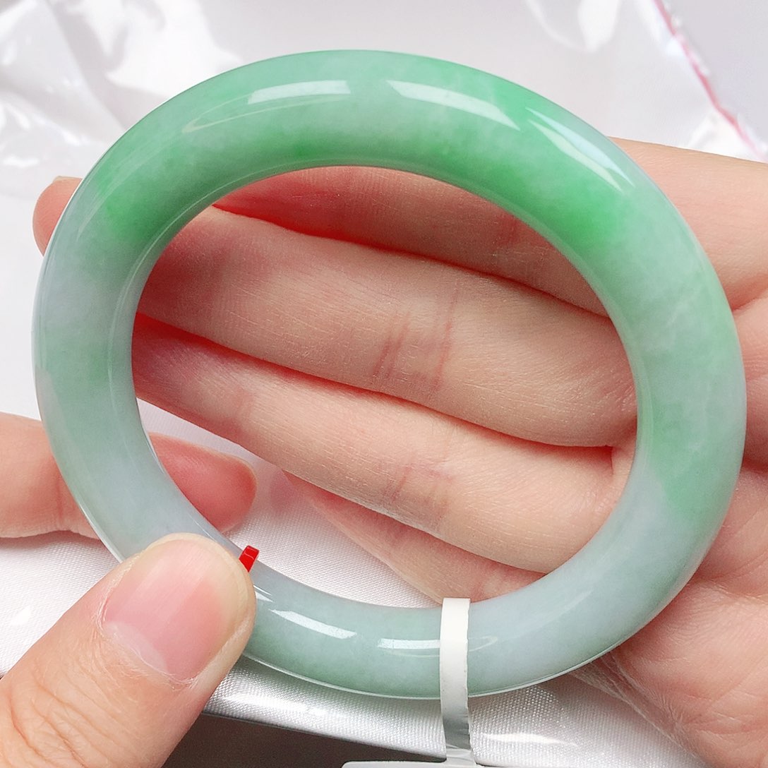 翡翠手镯未镶嵌抖音670