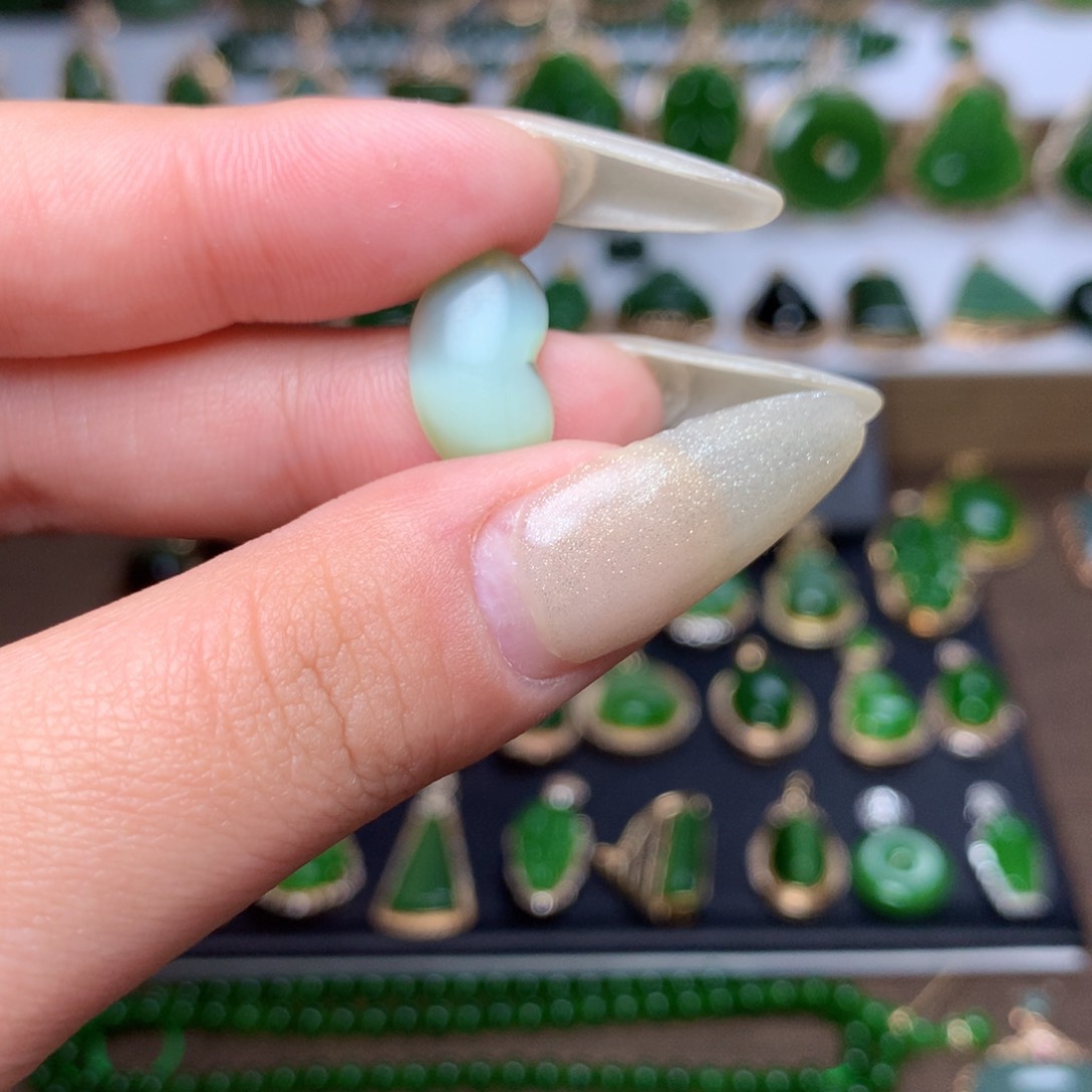 和田玉（碧玉）裸面未镶嵌