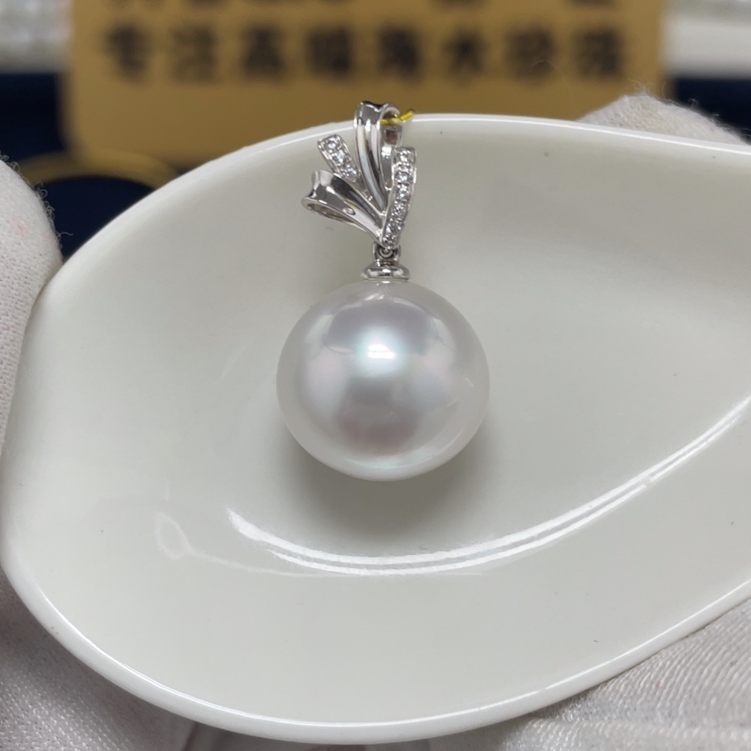澳白吊坠14-15海水珍珠18K金镶嵌
