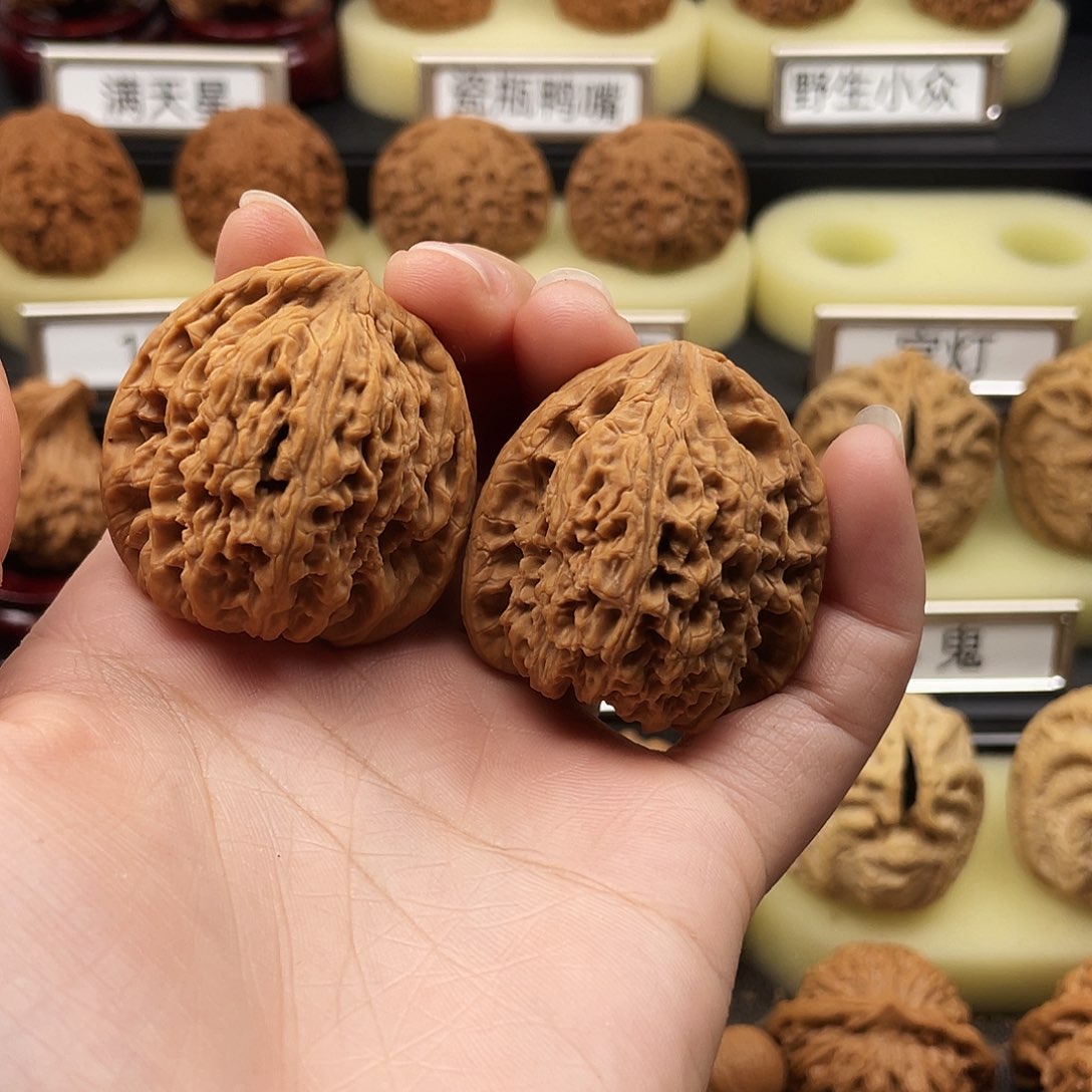 文玩核桃把件南疆石38尺794