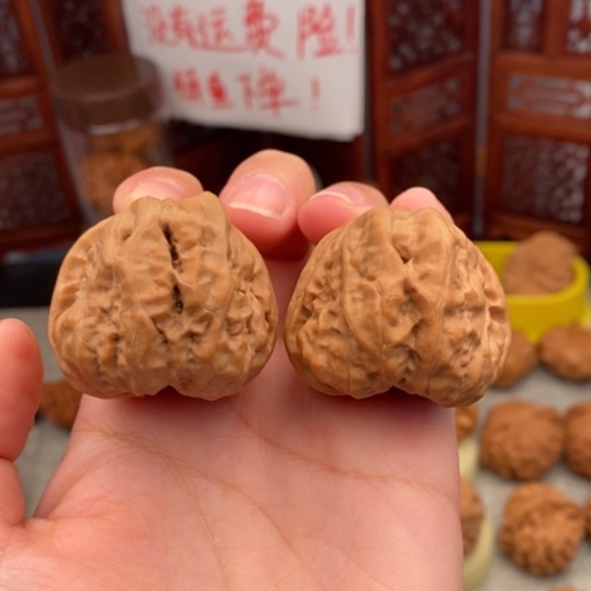 文玩核桃吊坠38开背大肚子蛤蟆头