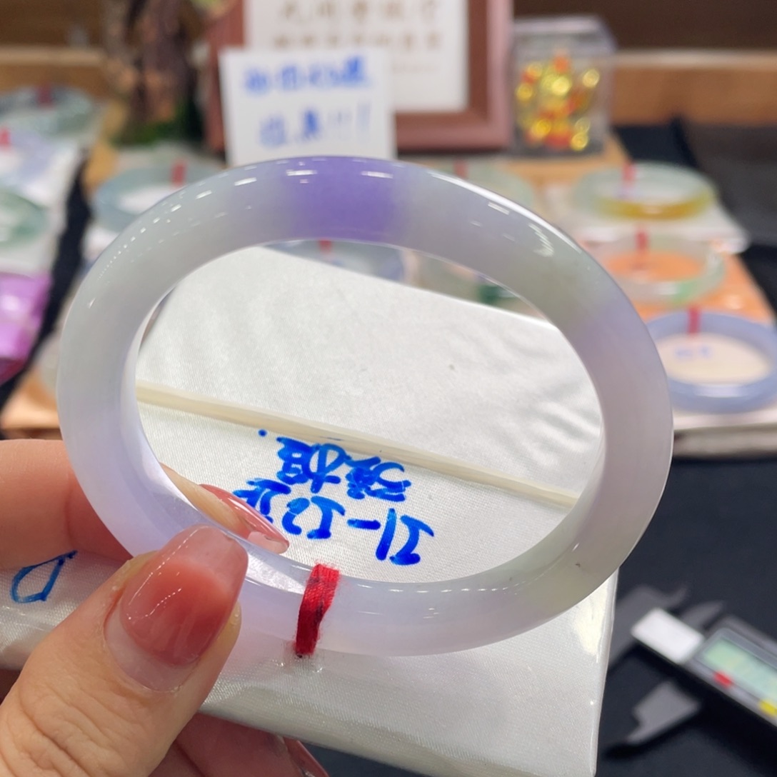 翡翠手镯未镶嵌53.9贵