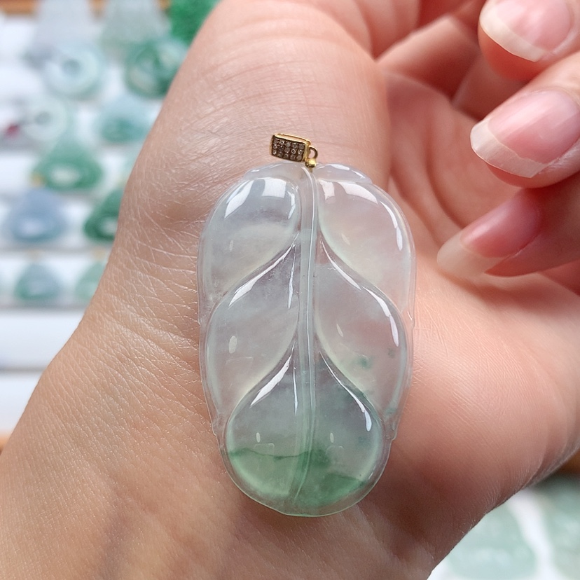 【闪购商品】翡翠吊坠(赠链)18K金镶嵌