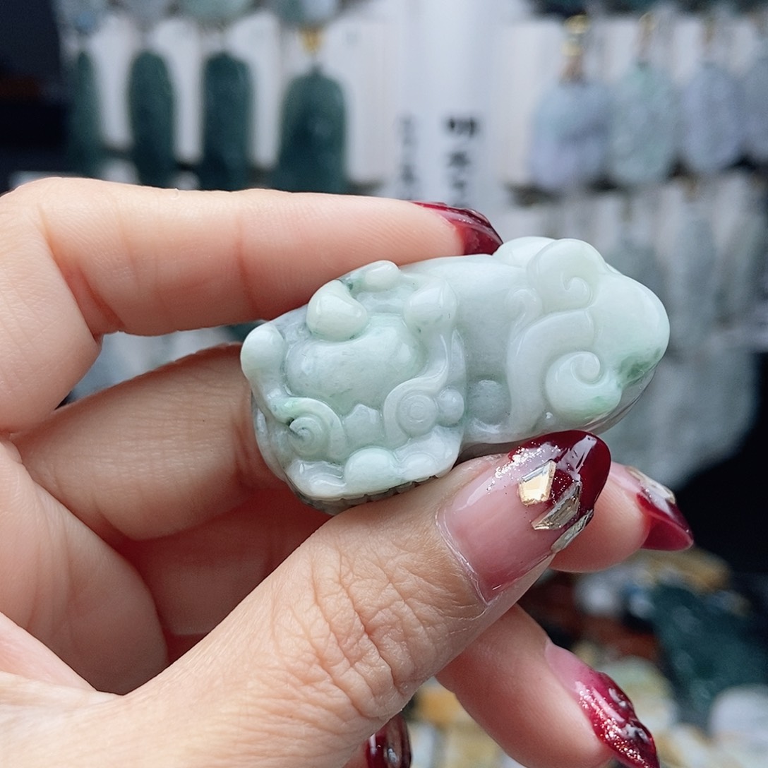 翡翠颈饰未镶嵌翡翠