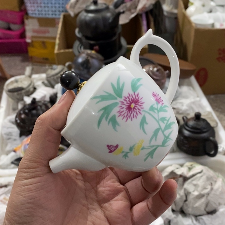 陶瓷艺术品及陶瓷壶